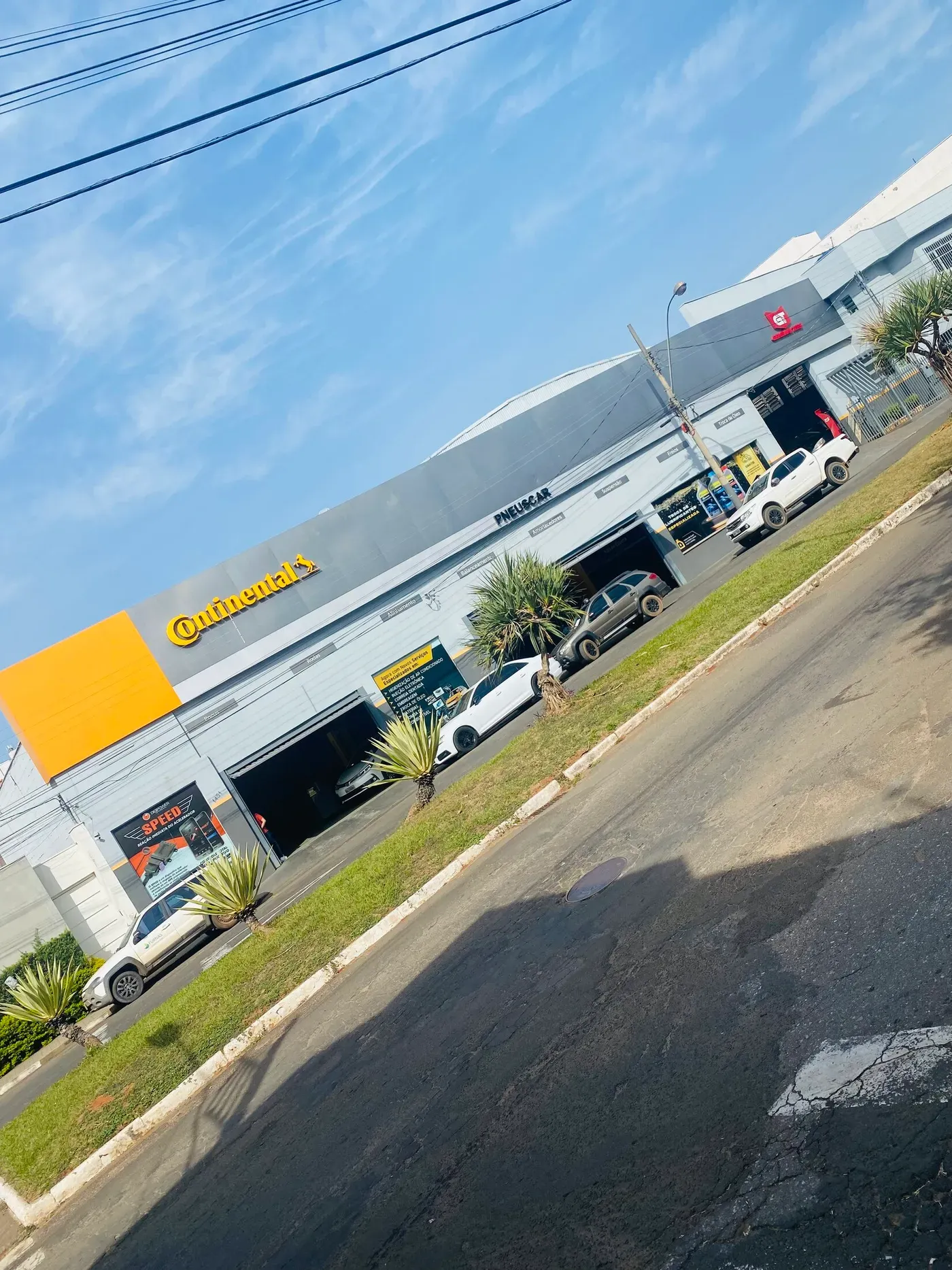 Pneus e rodas na Pneuscarmg, Passos/MG